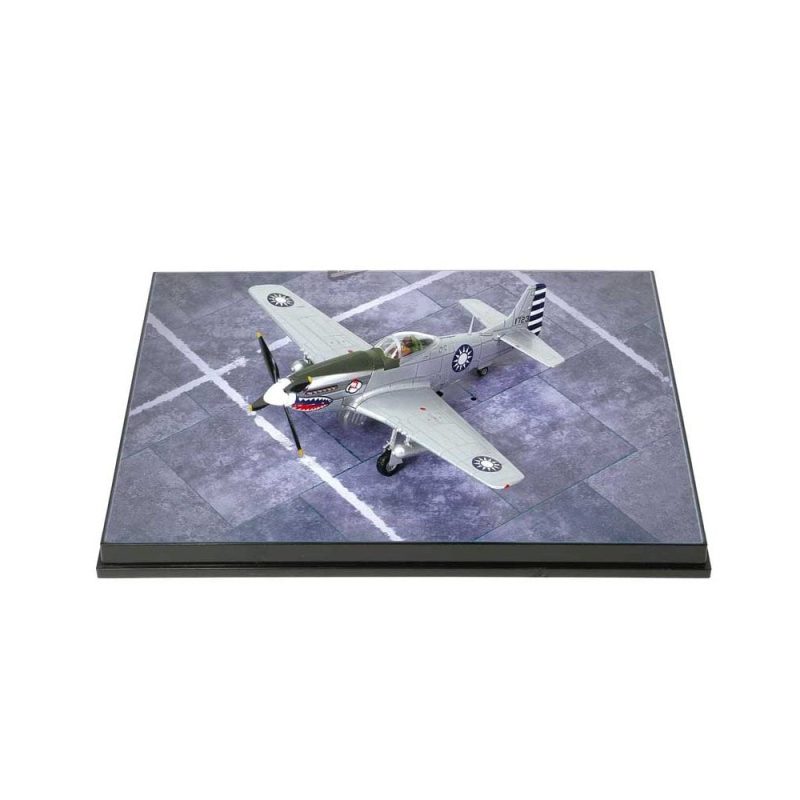 Forces of Valor WWII ROCAF P-51D Mustang Cheng Sung Ting (1/72) 812013E Forces of Valor WWII ROCAF P-51D Mustang Cheng Sung Ting (1/72) 812013E