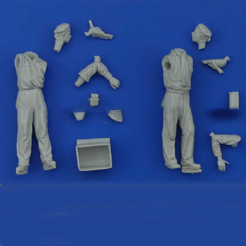 Copper State Models German Sailors With Pigeons (1/32) F32-043 Copper State Models German Sailors With Pigeons (1/32) F32-043