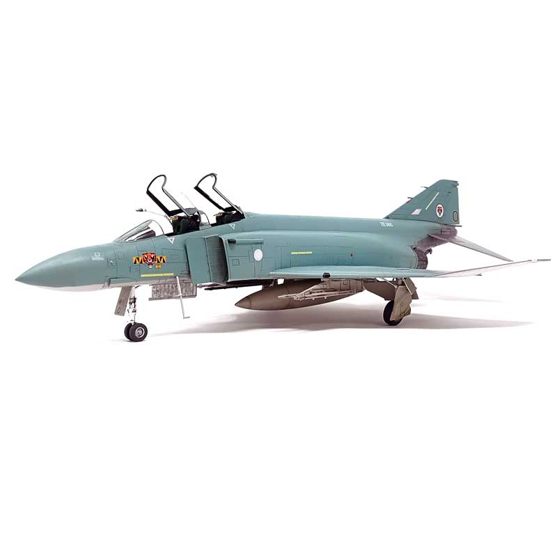 AIP RAF F-4J(UK) Phantom II "74(F) Tiger Squadron" (1/72) AIP15006 AIP RAF F-4J(UK) Phantom II "74(F) Tiger Squadron" (1/72) AIP15006